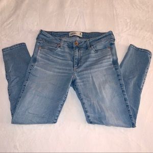 Light Wash Ankle Jeans